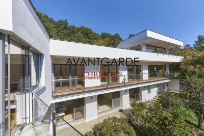 Moderne Villa nahe Wien mit Poolhaus