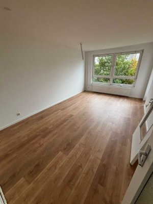 Helles 2-Zimmer-Apartment in Laatzen mit Balkon
