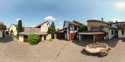 Viel Platz für Ideen: Charaktervolles Wohnhaus mit Innenhof, Garten & Ausbaupotenzial