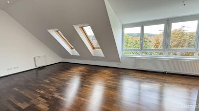 „Ein Ort zum Aufatmen – Lichtdurchflutete Dachterrassen-Maisonette mit Stil“ | ZELLMANN IMMOBILIEN
