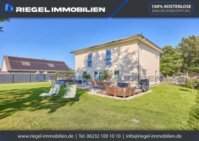 Sie hier? Wir auch! (Bj. 2022) Modernes EFH mit vielen Highlights–Toplage & 670 m² großes Grundstück