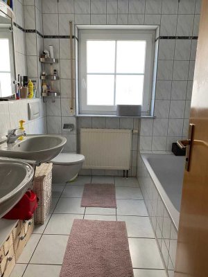 Attraktive 3,5-Zimmer-EG-Wohnung mit gehobener Innenausstattung mit EBK in Empfingen