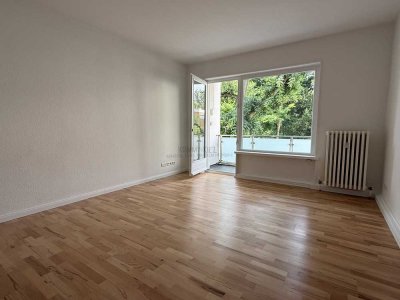 Freelancer needed: Living- and business-room for free or self-employed work (and parking space)!