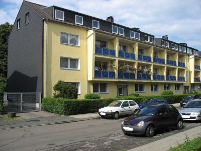 Apartment Nähe Klinikum und Landgericht Essen. Erstebzug nach Sanierung und Renovierung.