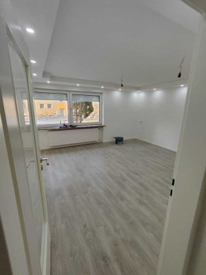 Ohne Maklerprov., vollständig renovierte 4-Zimmer-Erdgeschosswhg. mit Terrasse in Oberschleissheim