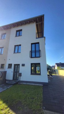 Reiheneckhaus mit großen Garten