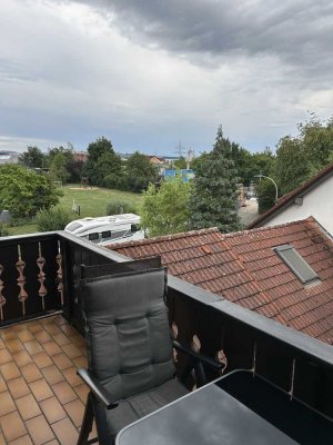 Modernisierte 3-Raum-Wohnung mit Balkon in Stockstadt