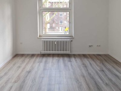 Renovierte helle 3-Zimmer-Wohnung im 1. OG zu vermieten!