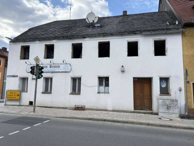 Investmentchance: Sanierungsbedürftiges Denkmalschutzobjekt in Auerbach zu verkaufen