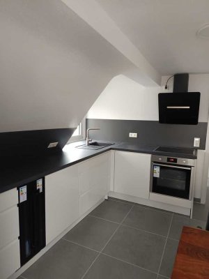 Vollmöblierte 3,5 -Zimmer-Wohnung mit EBK im 2. OG in Plieningen auch Zeitvermietung möglich