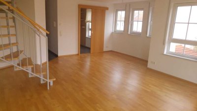Wunderschöne, helle und moderne 3-Zimmer-Maisonette-Wohnung
