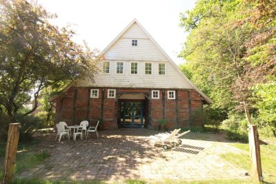 Charmantes Landhaus mit Nebengebäuden in Cappeln