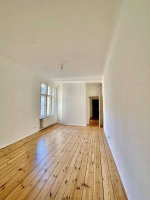 Großzügiges 1 BR-Apartment in Little Prenzl‘berg: mit Holzdielen, hohen Decken ...