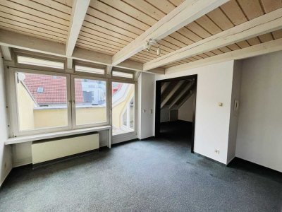 Aidlingen: Zentral gelegene und ruhige Maisonette-Wohnung