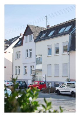 3 Zimmerwohnung mit Balkon und sehr gute Anbindung ins Rhein-Main-Gebiet