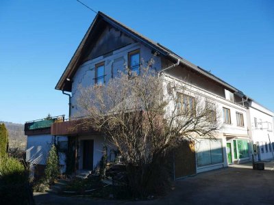 Zweifamilienhaus mit ELW und Gewerbeeinheit