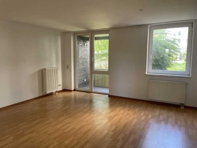 gemütliche 2 Zimmer Wohnung im Grünen mit Balkon