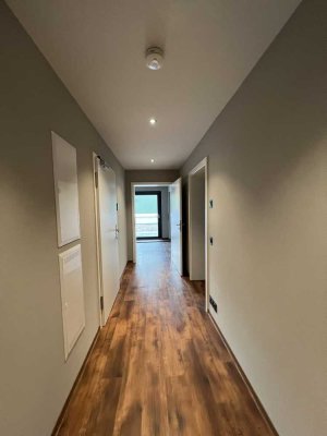 stilvolle 2,5-Zimmer-Wohnung EG mit Terrasse & Gartenanteil (barrierefrei)