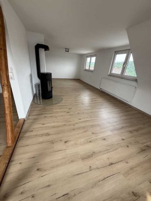 Erstbezug nach Sanierung mit Einbauküche und Balkon: ansprechende 2-Zimmer-Wohnung in Rechberghausen