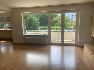 Schöne 3,5 Zimmer Wohnung zu Vermieten mit Einbauküche