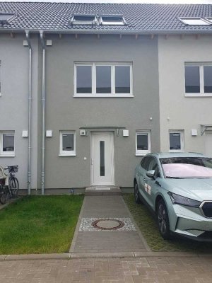 Familienfreundliches Reihenhaus mit 5 Zimmern südwestlich von Berlin in Zossen