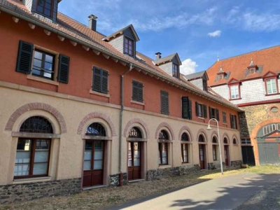 Einzigartige, komplett sanierte Wohnung in historischem Gebäude