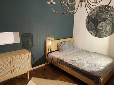 Schönes WG Zimmer möbliert in Jungs-4er WG