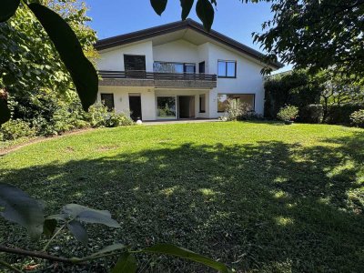 Wohnen wie im eigenen Haus – 4-Zimmer-Komfortwohnung mit 600m² -  Gartenparadies