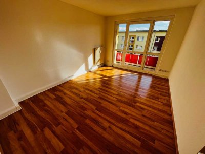 Drei-Zimmer-Whg in Brandenburg a.d.H.!