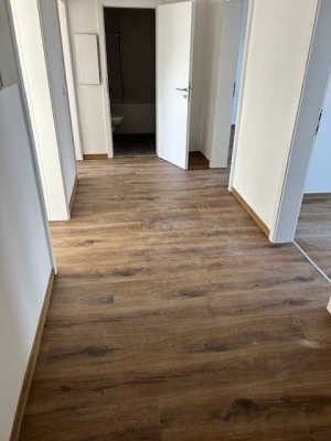 � Frisch sanierte 4-Raum Maisonette Wohnung