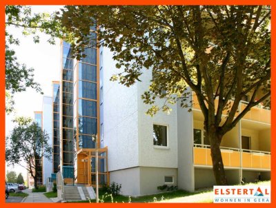 Einziehen und Wohlfühlen! 2-Raum-Wohnung mit Aufzug // Balkon mit Weitblick // Küche mit Fenster