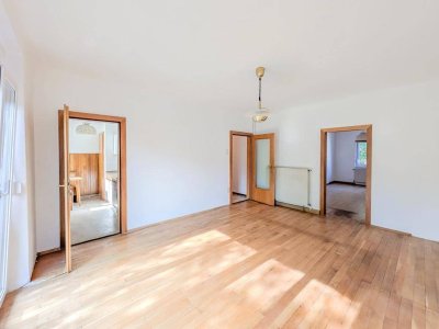 Sanierungsbedürftige 2-Zimmer Wohnung in komplett renoviertem Wohngebäude - Eggenberg