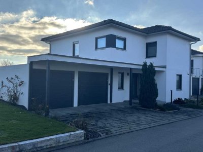 Wohntraum im Grünen - Modernes, frei stehendes Einfamilienhaus mit Chic und Charme!