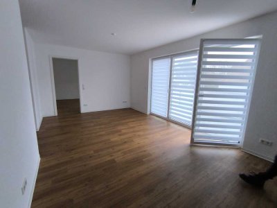 Ansprechende und neuwertige 2-Raum-DG-Wohnung mit geh. Innenausstattung mit Balkon und EBK in Enger