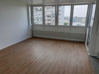 Geschmackvolle, sanierte 4-Raum-Wohnung mit gehobener Innenausstattung mit Balkon in Köln Nippes