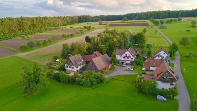 Charmantes Bauernhaus mit Scheune, Wiese & Baugrundstück