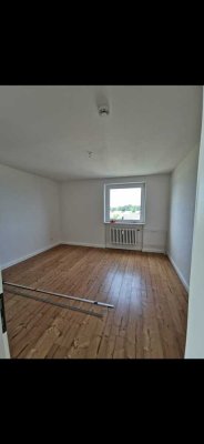 2 Zimmer Wohnung - Renoviert mit Stellplatz