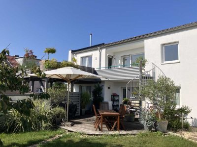 Provisionsfrei: 4 1/2 -Zi-ETW in 3-Fam.-Whs