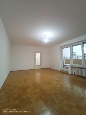 Geräumige 3-Zimmer-Wohnung mit Balkon in Germering