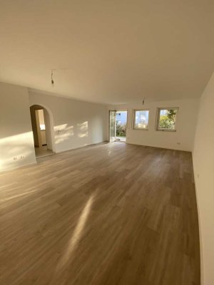 Helle Gartenwohnung mit Südterrasse, Einbauküche & TG-Stellplatz - Dreieich-Offenthal