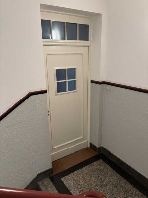 Renovierte Altbauwohnung in verkehrsgünstiger und dennoch ruhiger Lage