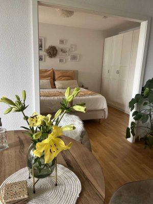 Stilvolle 2-Raum-Wohnung mit gehobener Innenausstattung mit Balkon in Düsseldorf Le Flair