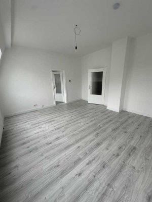 Frisch renovierte DG-Wohnung in Dortmund-Marten