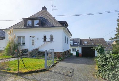 Charmantes Einfamilienhaus mit großem Grundstück an ruhiger Spielstraße in Unkel zu verkaufen