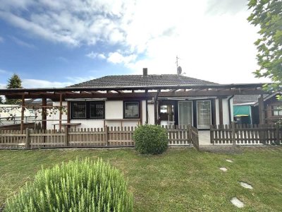Wohnen auf einer Ebene/Freistehendes Einfamilienhaus;  Traumgrundstück, Garage, ruhiger Wohnlage