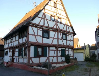 Modernisierte 5-Raum-Wohnung mit Terrasse in Diedelsheim