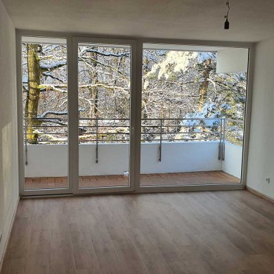 Großzügige, helle 2-Zimmerwohnung mit Balkon