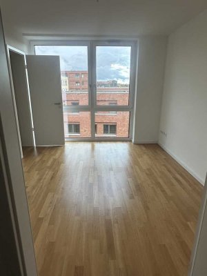 Leben am Wasser in extravaganter Lage Sonnige 3-Zimmer-Wohnung