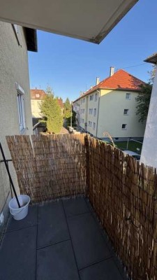 **Top saniert + leerstehend + provisionsfrei!** 2-Zi-Whg. mit Balkon, zentrale Lage in Kornwestheim