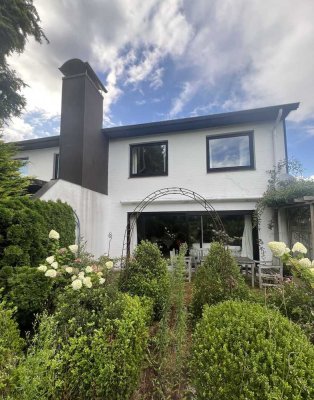 Viel Raum für Ihre Ideen – Doppelhaus mit großzügigem Garten in Fischbek